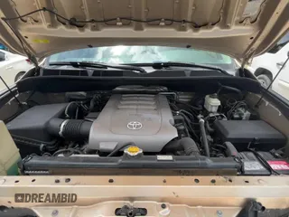 ✅ 2010 Toyota Sequoia SR5 • VIN: 5TDZY5G11AS027623 • Лот: 72101945. Опубликован ранее на Copart с пробегом 200 670 миль. Бесплатный доступ к архиву аукционных продаж из США и подробный отчёт об истории автомобиля на DreamBid. Изображение 11.