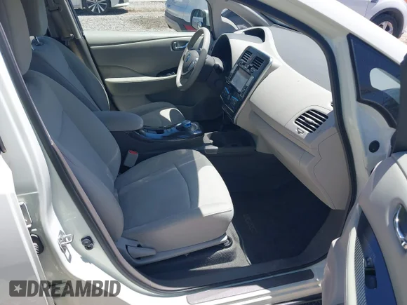 ✅ 2011 Nissan LEAF SL-e • VIN: JN1AZ0CP4BT004687 • Lot: 42318422. Wystawiony na IAAI z przebiegiem 101 344 mil. Bezpłatny archiwum sprzedaży aukcyjnych z USA i szczegółowy raport historii pojazdu na DreamBid. Zdjęcie 5.