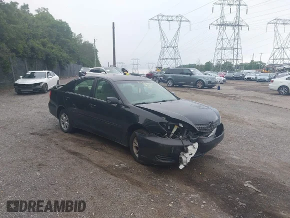 ✅ 2004 Toyota Camry LE • VIN: 4T1BF30K94U062355 • Lot: 45561323. Wystawiony na IAAI z przebiegiem 172 980 mil. Bezpłatny archiwum sprzedaży aukcyjnych z USA i szczegółowy raport historii pojazdu na DreamBid. Zdjęcie 1.