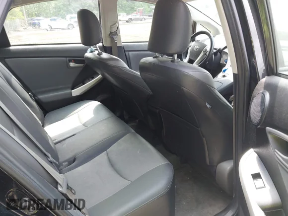 ✅ 2013 Toyota Prius One • VIN: JTDKN3DU2D1623015 • Lot: 42450022. Wystawiony na IAAI z przebiegiem 106 779 mil. Bezpłatny archiwum sprzedaży aukcyjnych z USA i szczegółowy raport historii pojazdu na DreamBid. Zdjęcie 8.
