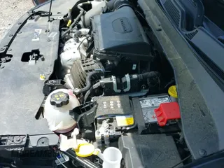 ✅ 2023 Jeep Compass Altitude • VIN: 3C4NJDBN2PT570212 • Lot: 42368107. Wystawiony na IAAI z przebiegiem 21 703 mil. Bezpłatny archiwum sprzedaży aukcyjnych z USA i szczegółowy raport historii pojazdu na DreamBid. Zdjęcie 19.