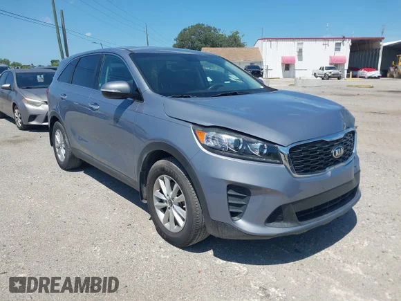 ✅ 2019 Kia Sorento LX • VIN: 5XYPG4A36KG598635 • Лот: 45023168. Опубліковано раніше на IAAI з пробігом 90 627 миль. Безкоштовний доступ до архіву аукціонних продажів зі США та докладний звіт про історію автомобіля на DreamBid. Зображення 1.
