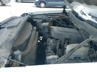 ✅ 2015 Chevrolet Silverado 2500HD Work Truck • VIN: 1GC1KUEG6FF141981 • Лот: 41480387. Опубликован ранее на IAAI с пробегом 267 557 миль. Бесплатный доступ к архиву аукционных продаж из США и подробный отчёт об истории автомобиля на DreamBid. Изображение 19.