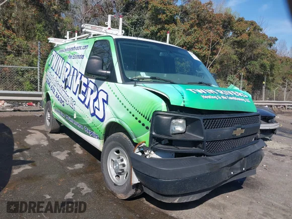 ✅ 2017 Chevrolet Express Cargo • VIN: 1GCWGAFF3H1345200 • Лот: 44617713. Опубликован ранее на IAAI с пробегом 234 931 миль. Бесплатный доступ к архиву аукционных продаж из США и подробный отчёт об истории автомобиля на DreamBid. Изображение 1.