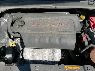 ✅ 2021 Jeep Renegade Latitude • VIN: ZACNJDBB8MPM80293 • Lot: 70758555. Wystawiony na Copart z przebiegiem 53 287 mil. Bezpłatny archiwum sprzedaży aukcyjnych z USA i szczegółowy raport historii pojazdu na DreamBid. Zdjęcie 14.