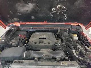 ✅ 2020 Jeep Wrangler Unlimited Sahara • VIN: 1C4HJXEN3LW115643 • Lot: 52871985. Listed on Copart with 76,287 mi. Free auction sales archive from the USA and detailed vehicle history report at DreamBid. Image 14.