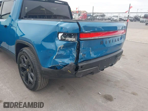 ✅ 2025 Rivian R1T Adventure • VIN: 7FCTGBAA3SN040116 • Лот: 44233416. Опубліковано раніше на IAAI з пробігом 14 081 миль. Безкоштовний доступ до архіву аукціонних продажів зі США та докладний звіт про історію автомобіля на DreamBid. Зображення 6.
