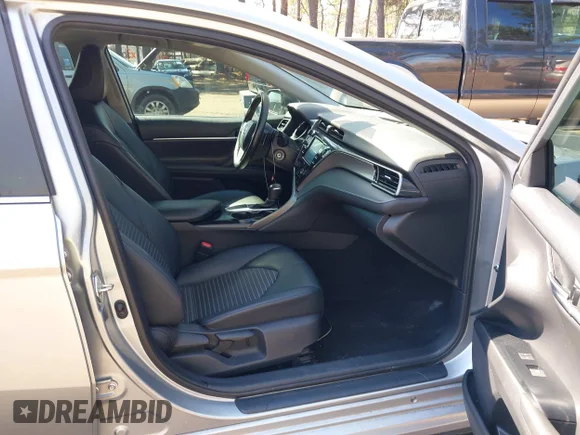 ✅ 2020 Toyota Camry SE • VIN: 4T1G11AK3LU958009 • Lot: 44562838. Wystawiony na IAAI z przebiegiem 88 047 mil. Bezpłatny archiwum sprzedaży aukcyjnych z USA i szczegółowy raport historii pojazdu na DreamBid. Zdjęcie 5.