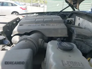 ✅ 2011 Lincoln Navigator • VIN: 5LMJJ2J58BEJ00868 • Лот: 42171854. Опубликован ранее на IAAI с пробегом 224 407 миль. Бесплатный доступ к архиву аукционных продаж из США и подробный отчёт об истории автомобиля на DreamBid. Изображение 19.