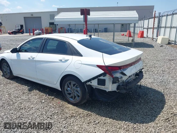 ✅ 2024 Hyundai Elantra SEL • VIN: KMHLM4DG4RU799931 • Lot: 43222057. Wystawiony na IAAI z przebiegiem 14 699 mil. Bezpłatny archiwum sprzedaży aukcyjnych z USA i szczegółowy raport historii pojazdu na DreamBid. Zdjęcie 3.
