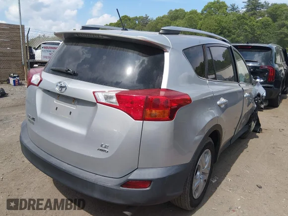 ✅ 2015 Toyota RAV4 LE • VIN: 2T3BFREV0FW243568 • Lot: 45347337. Wystawiony na IAAI z przebiegiem 94 705 mil. Bezpłatny archiwum sprzedaży aukcyjnych z USA i szczegółowy raport historii pojazdu na DreamBid. Zdjęcie 4.