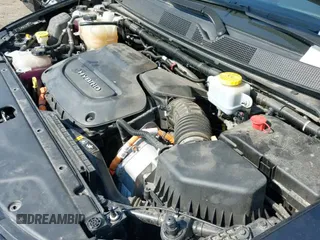 ✅ 2021 Chrysler Pacifica Hybrid Touring L • VIN: 2C4RC1L75MR599373 • Lot: 42832237. Wystawiony na IAAI z przebiegiem 134 779 mil. Bezpłatny archiwum sprzedaży aukcyjnych z USA i szczegółowy raport historii pojazdu na DreamBid. Zdjęcie 19.