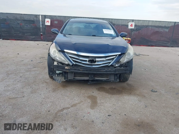 ✅ 2013 Hyundai Sonata SE • VIN: 5NPEC4AC4DH779585 • Lot: 44208184. Wystawiony na IAAI z przebiegiem 196 628 mil. Bezpłatny archiwum sprzedaży aukcyjnych z USA i szczegółowy raport historii pojazdu na DreamBid. Zdjęcie 6.