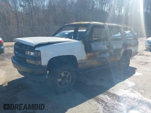 ✅ 1996 Chevrolet Tahoe • VIN: 1GNEC13R8TJ338300 • Lot: 44321496. Wystawiony na IAAI z przebiegiem Nie podano. Bezpłatny archiwum sprzedaży aukcyjnych z USA i szczegółowy raport historii pojazdu na DreamBid. Zdjęcie 2.