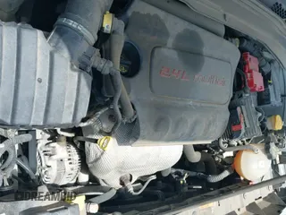 ✅ 2018 Jeep Renegade Limited • VIN: ZACCJADB1JPJ11192 • Lot: 42646239. Wystawiony na IAAI z przebiegiem 81 096 mil. Bezpłatny archiwum sprzedaży aukcyjnych z USA i szczegółowy raport historii pojazdu na DreamBid. Zdjęcie 18.