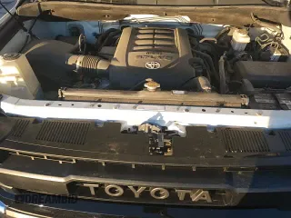 ✅ 2017 Toyota Tundra SR5 • VIN: 5TFDW5F15HX647977 • Lot: 91313165. Listed on Copart with 110,928 mi. Free auction sales archive from the USA and detailed vehicle history report at DreamBid. Image 15.