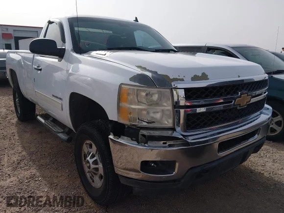 ✅ 2011 Chevrolet Silverado 2500HD • VIN: 1GC0CXCG5BF102841 • Lot: 45030355. Wystawiony na IAAI z przebiegiem 263 541 mil. Bezpłatny archiwum sprzedaży aukcyjnych z USA i szczegółowy raport historii pojazdu na DreamBid. Zdjęcie 1.