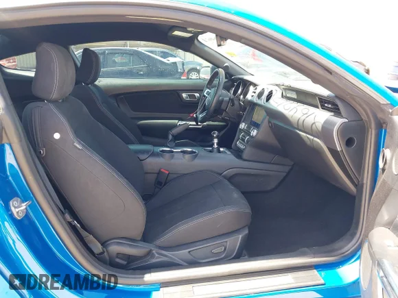 ✅ 2021 Ford Mustang GT • VIN: 1FA6P8CF6M5139519 • Lot: 42764867. Wystawiony na IAAI z przebiegiem 51 132 mil. Bezpłatny archiwum sprzedaży aukcyjnych z USA i szczegółowy raport historii pojazdu na DreamBid. Zdjęcie 5.