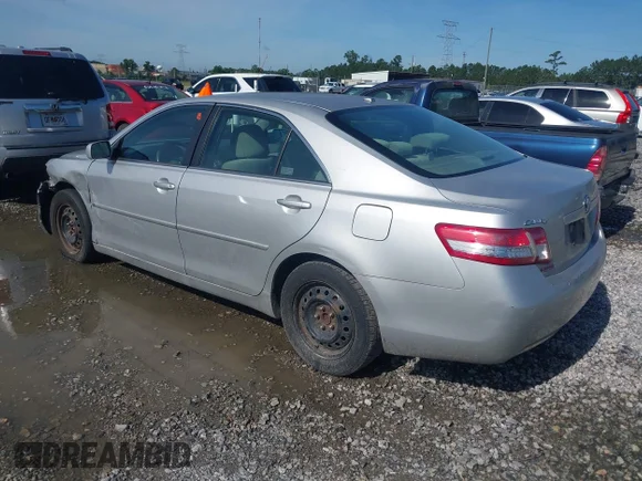 ✅ 2010 Toyota Camry LE • VIN: 4T1BF3EK9AU546613 • Лот: 45341685. Опубліковано раніше на IAAI з пробігом 256 981 миль. Безкоштовний доступ до архіву аукціонних продажів зі США та докладний звіт про історію автомобіля на DreamBid. Зображення 3.