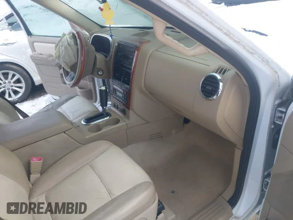 ✅ 2007 Ford Explorer Eddie Bauer • VIN: 1FMEU74897YB87059 • Лот: 44102229. Опубликован ранее на IAAI с пробегом Не указан. Бесплатный доступ к архиву аукционных продаж из США и подробный отчёт об истории автомобиля на DreamBid. Изображение 5.