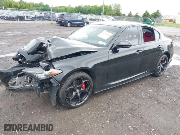 ✅ 2020 Alfa Romeo Giulia Ti Sport • VIN: ZARFANBN0L7629448 • Лот: 42362320. Опубліковано раніше на IAAI з пробігом 43 128 миль. Безкоштовний доступ до архіву аукціонних продажів зі США та докладний звіт про історію автомобіля на DreamBid. Зображення 2.