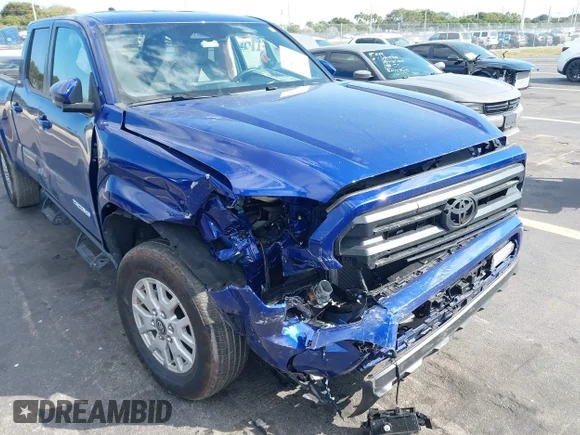 ✅ 2025 Toyota Tacoma SR5 • VIN: 3TMLB5JN7SM164067 • Lot: 44404398. Wystawiony na IAAI z przebiegiem 7 201 mil. Bezpłatny archiwum sprzedaży aukcyjnych z USA i szczegółowy raport historii pojazdu na DreamBid. Zdjęcie 6.