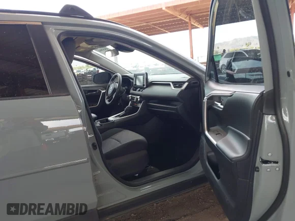 ✅ 2019 Toyota RAV4 XLE • VIN: 2T3W1RFV9KC032573 • Лот: 45457048. Опубликован ранее на IAAI с пробегом 82 122 миль. Бесплатный доступ к архиву аукционных продаж из США и подробный отчёт об истории автомобиля на DreamBid. Изображение 5.