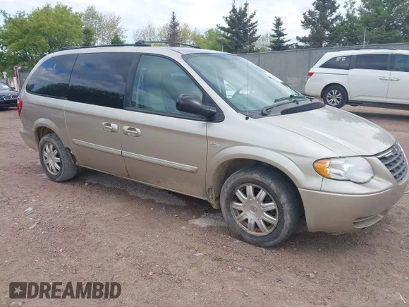 ✅ 2005 Chrysler Town & Country Touring • VIN: 2C4GP54L65R284193 • Лот: 45116039. Опубліковано раніше на IAAI з пробігом 313 318 миль. Безкоштовний доступ до архіву аукціонних продажів зі США та докладний звіт про історію автомобіля на DreamBid. Зображення 1.
