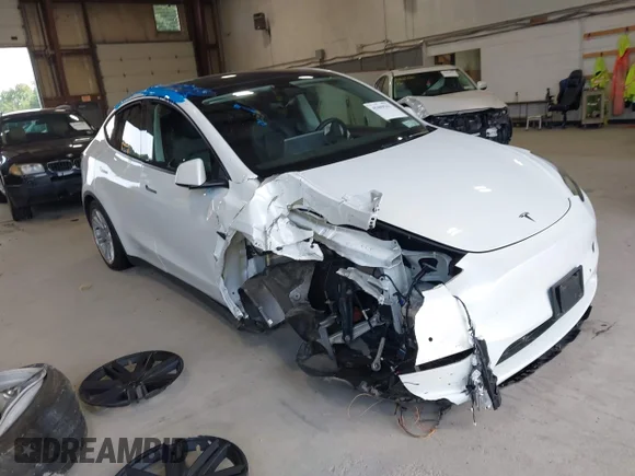 ✅ 2022 Tesla Model Y Long Range • VIN: 7SAYGDEEXNA012823 • Lot: 45409562. Wystawiony na IAAI z przebiegiem 39 840 mil. Bezpłatny archiwum sprzedaży aukcyjnych z USA i szczegółowy raport historii pojazdu na DreamBid. Zdjęcie 1.