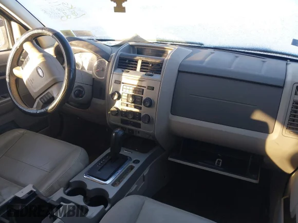 ✅ 2010 Ford Escape XLT • VIN: 1FMCU9D70AKA05438 • Lot: 44816576. Wystawiony na IAAI z przebiegiem 168 669 mil. Bezpłatny archiwum sprzedaży aukcyjnych z USA i szczegółowy raport historii pojazdu na DreamBid. Zdjęcie 5.