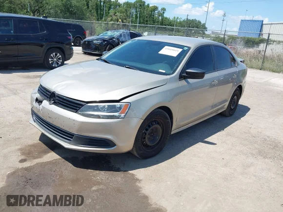 ✅ 2014 Volkswagen Jetta S • VIN: 3VW2K7AJ2EM275311 • Lot: 45010019. Wystawiony na IAAI z przebiegiem 117 838 mil. Bezpłatny archiwum sprzedaży aukcyjnych z USA i szczegółowy raport historii pojazdu na DreamBid. Zdjęcie 2.