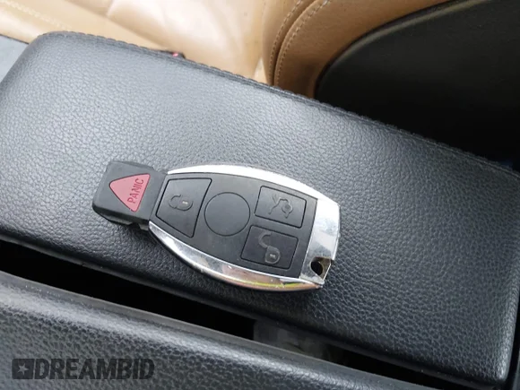 ✅ 2013 Mercedes-Benz E 350 • VIN: WDDKJ5KB8DF197431 • Лот: 44494920. Опубліковано раніше на IAAI з пробігом 166 177 миль. Безкоштовний доступ до архіву аукціонних продажів зі США та докладний звіт про історію автомобіля на DreamBid. Зображення 11.