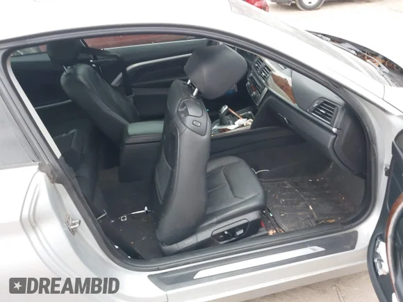✅ 2014 BMW 4 Series 428i xDrive • VIN: WBA3N5C53EF716542 • Lot: 41157641. Wystawiony na IAAI z przebiegiem 135 264 mil. Bezpłatny archiwum sprzedaży aukcyjnych z USA i szczegółowy raport historii pojazdu na DreamBid. Zdjęcie 5.