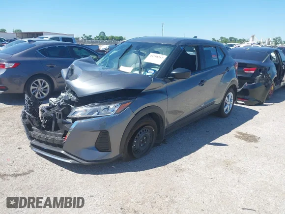 ✅ 2025 Nissan Kicks Play S • VIN: 3N1CP5BV2SL500331 • Лот: 44798317. Опубліковано раніше на IAAI з пробігом 4 223 миль. Безкоштовний доступ до архіву аукціонних продажів зі США та докладний звіт про історію автомобіля на DreamBid. Зображення 2.