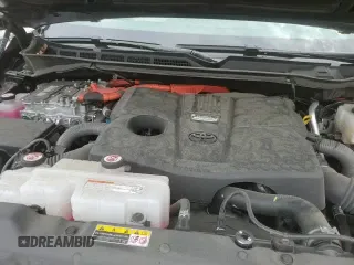 ✅ 2023 Toyota Sequoia SR5 • VIN: 7SVAAABA1PX012145 • Лот: 61400015. Опубликован ранее на Copart с пробегом 33 502 миль. Бесплатный доступ к архиву аукционных продаж из США и подробный отчёт об истории автомобиля на DreamBid. Изображение 13.