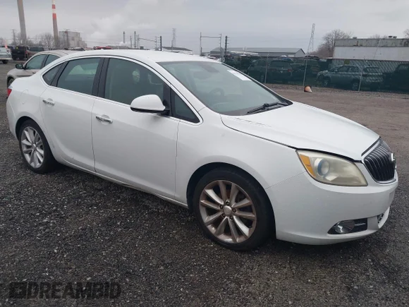 ✅ 2014 Buick Verano • VIN: 1G4PP5SK3E4215163 • Лот: 41520256. Опубліковано раніше на IAAI з пробігом 178 690 миль. Безкоштовний доступ до архіву аукціонних продажів зі США та докладний звіт про історію автомобіля на DreamBid. Зображення 1.