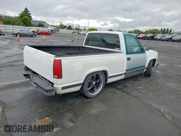 ✅ 1990 GMC Sierra 1500 • VIN: 1GTDC14K6LZ552872 • Lot: 49137326. Wystawiony na Copart z przebiegiem 235 672 mil. Bezpłatny archiwum sprzedaży aukcyjnych z USA i szczegółowy raport historii pojazdu na DreamBid. Zdjęcie 3.