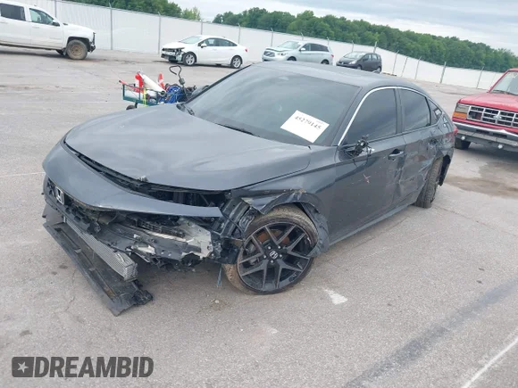 ✅ 2024 Honda Civic Sport Touring • VIN: 19XFL1H83RE025643 • Lot: 45279145. Wystawiony na IAAI z przebiegiem 17 099 mil. Bezpłatny archiwum sprzedaży aukcyjnych z USA i szczegółowy raport historii pojazdu na DreamBid. Zdjęcie 2.