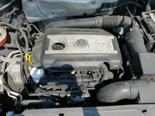 ✅ 2018 Volkswagen Tiguan • VIN: WVGAV7AXXJK005539 • Lot: 68510815. Listed on Copart with 52,207 mi. Free auction sales archive from the USA and detailed vehicle history report at DreamBid. Image 14.