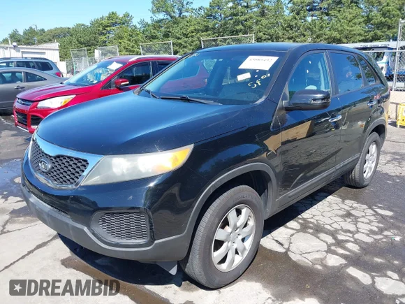 ✅ 2011 Kia Sorento LX • VIN: 5XYKT3A16BG094939 • Lot: 43089492. Wystawiony na IAAI z przebiegiem 213 721 mil. Bezpłatny archiwum sprzedaży aukcyjnych z USA i szczegółowy raport historii pojazdu na DreamBid. Zdjęcie 2.