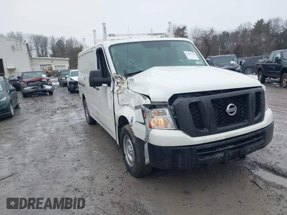✅ 2019 Nissan NV Cargo SV • VIN: 1N6BF0KM6KN800487 • Lot: 44547144. Wystawiony na IAAI z przebiegiem 242 430 mil. Bezpłatny archiwum sprzedaży aukcyjnych z USA i szczegółowy raport historii pojazdu na DreamBid. Zdjęcie 1.