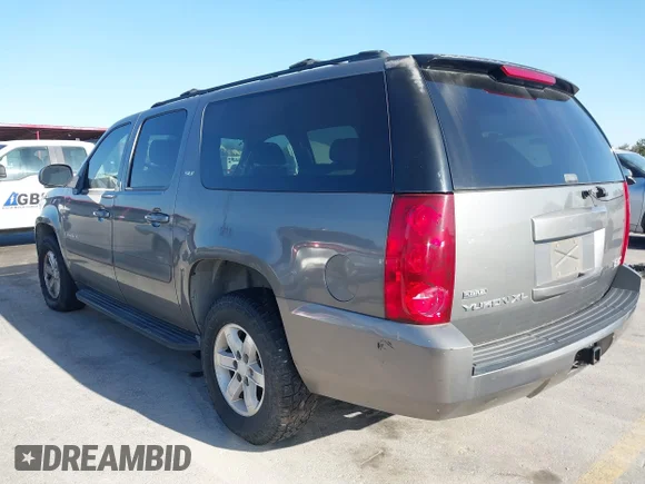 ✅ 2007 GMC Yukon XL SLE • VIN: 1GKFC16027J209327 • Lot: 44505778. Wystawiony na IAAI z przebiegiem 244 972 mil. Bezpłatny archiwum sprzedaży aukcyjnych z USA i szczegółowy raport historii pojazdu na DreamBid. Zdjęcie 3.