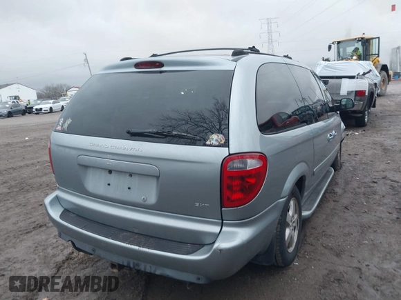 ✅ 2005 Dodge Caravan SXT • VIN: 2D8GP44L25R241921 • Lot: 43797794. Wystawiony na IAAI z przebiegiem 175 807 mil. Bezpłatny archiwum sprzedaży aukcyjnych z USA i szczegółowy raport historii pojazdu na DreamBid. Zdjęcie 4.