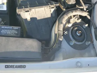 ✅ 2002 Ford Escape XLT Choice • VIN: 1FMYU03152KC08843 • Lot: 43679842. Listed on IAAI with 186,932 mi. Free auction sales archive from the USA and detailed vehicle history report at DreamBid. Image 12.