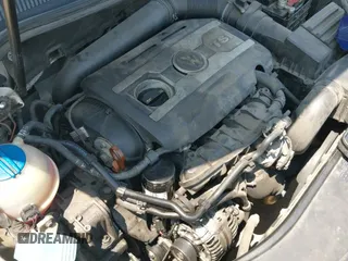 ✅ 2010 Volkswagen CC Sport • VIN: WVWMN7AN0AE562572 • Lot: 42859536. Wystawiony na IAAI z przebiegiem 176 769 mil. Bezpłatny archiwum sprzedaży aukcyjnych z USA i szczegółowy raport historii pojazdu na DreamBid. Zdjęcie 12.