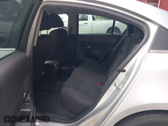 ✅ 2014 Chevrolet Cruze 1LT • VIN: 1G1PC5SB8E7133890 • Lot: 44767661. Wystawiony na IAAI z przebiegiem 149 125 mil. Bezpłatny archiwum sprzedaży aukcyjnych z USA i szczegółowy raport historii pojazdu na DreamBid. Zdjęcie 8.