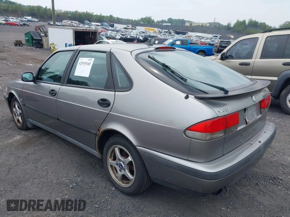 ✅ 2001 Saab 9-3 • VIN: YS3DD55HX12038951 • Lot: 42919345. Wystawiony na IAAI z przebiegiem 99 937 mil. Bezpłatny archiwum sprzedaży aukcyjnych z USA i szczegółowy raport historii pojazdu na DreamBid. Zdjęcie 3.