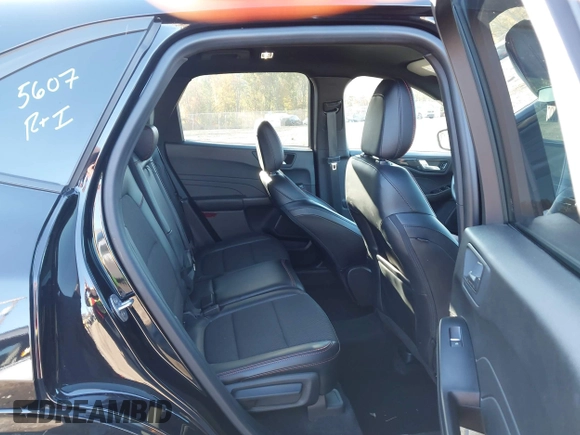 ✅ 2023 Ford Escape ST-Line Select • VIN: 1FMCU9NA6PUA98215 • Lot: 43456718. Wystawiony na IAAI z przebiegiem 12 676 mil. Bezpłatny archiwum sprzedaży aukcyjnych z USA i szczegółowy raport historii pojazdu na DreamBid. Zdjęcie 8.