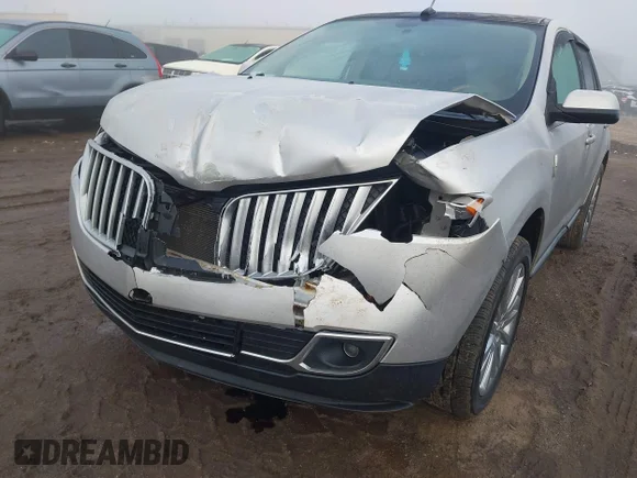 ✅ 2011 Lincoln MKX • VIN: 2LMDJ8JK4BBJ33388 • Lot: 44104997. Wystawiony na IAAI z przebiegiem 306 844 mil. Bezpłatny archiwum sprzedaży aukcyjnych z USA i szczegółowy raport historii pojazdu na DreamBid. Zdjęcie 6.