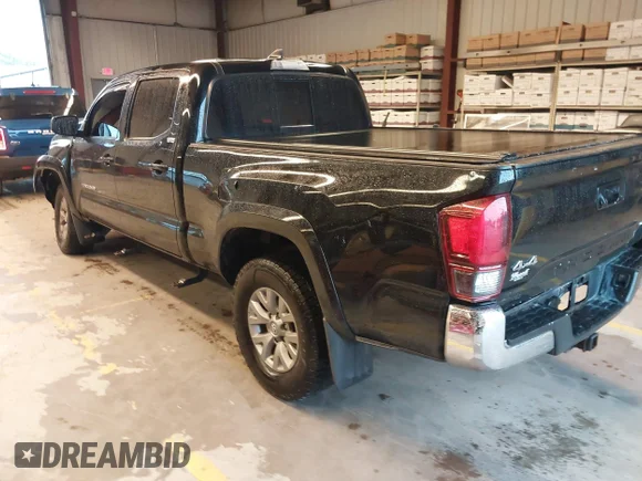 ✅ 2018 Toyota Tacoma SR5 • VIN: 3TMDZ5BN1JM052118 • Lot: 43351140. Wystawiony na IAAI z przebiegiem 183 068 mil. Bezpłatny archiwum sprzedaży aukcyjnych z USA i szczegółowy raport historii pojazdu na DreamBid. Zdjęcie 3.